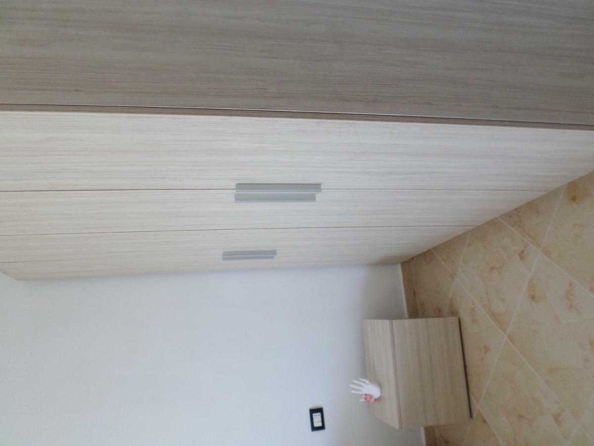 Lindita'S Seaview Appartment Vlorë Exterior foto